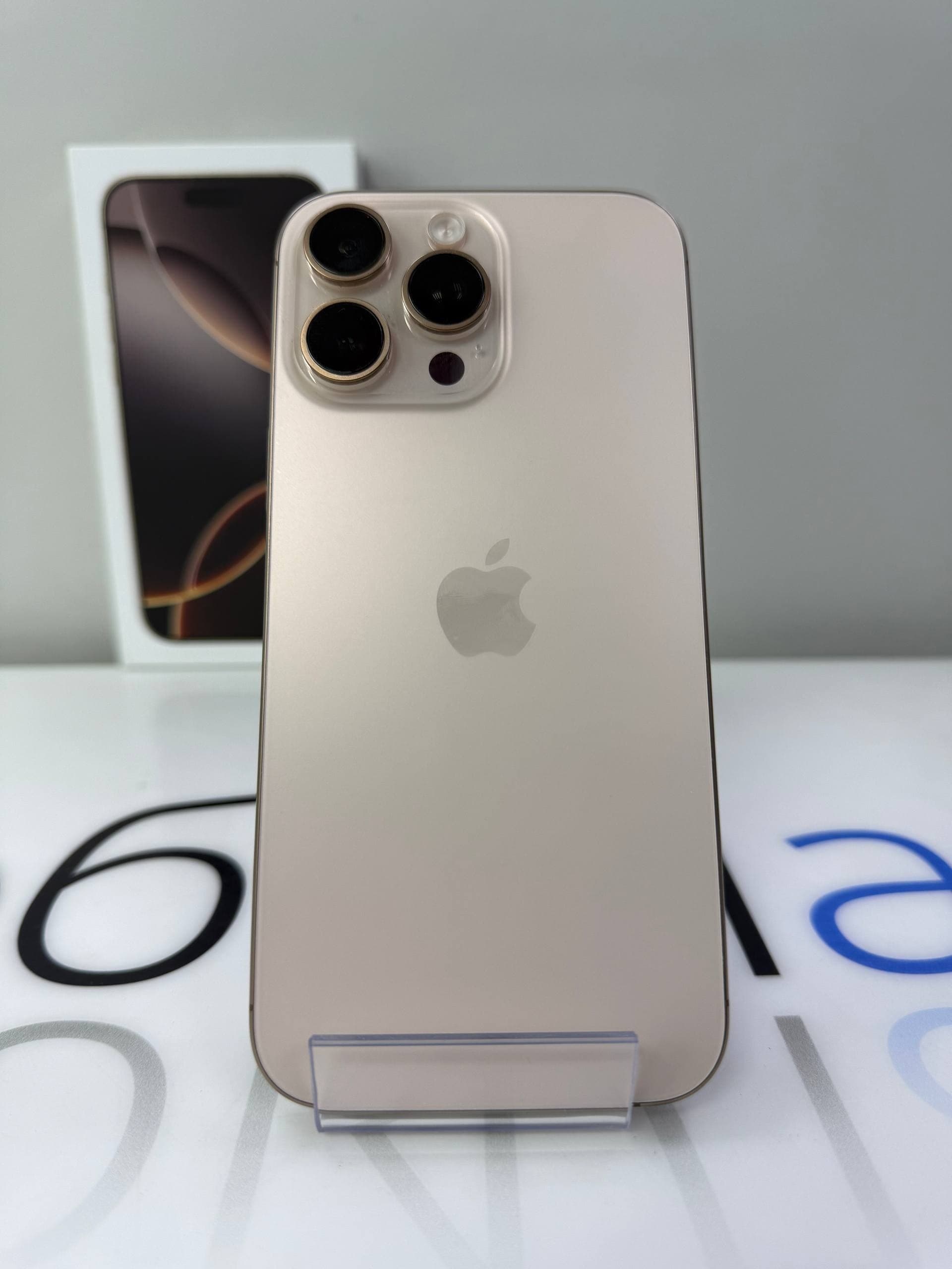 Apple Apple iPhone 16 Pro Max 256Gb Desert Titanium — фото 1