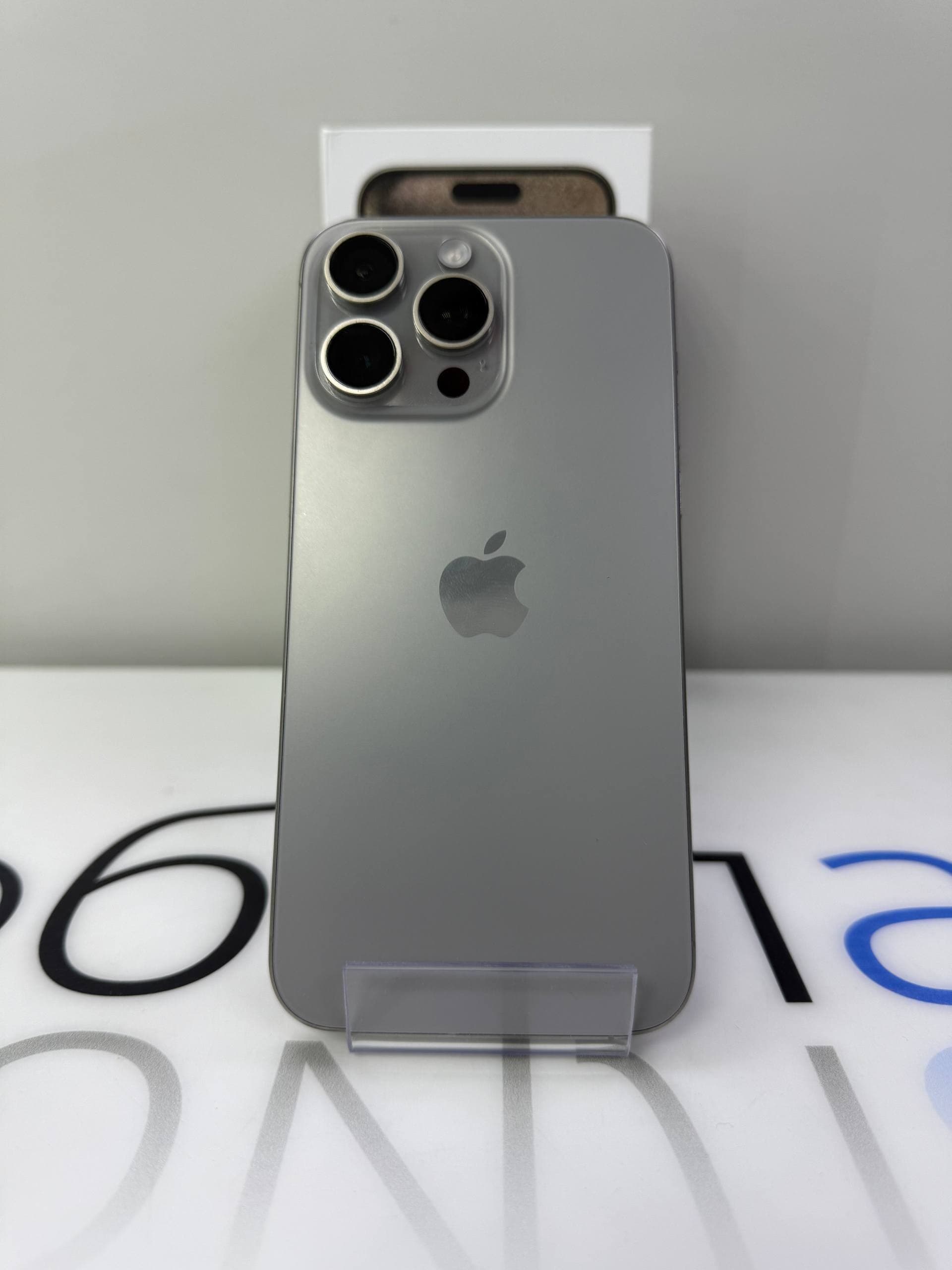 Apple Apple iPhone 15 Pro Max 256Gb Natural Titanium — фото 1