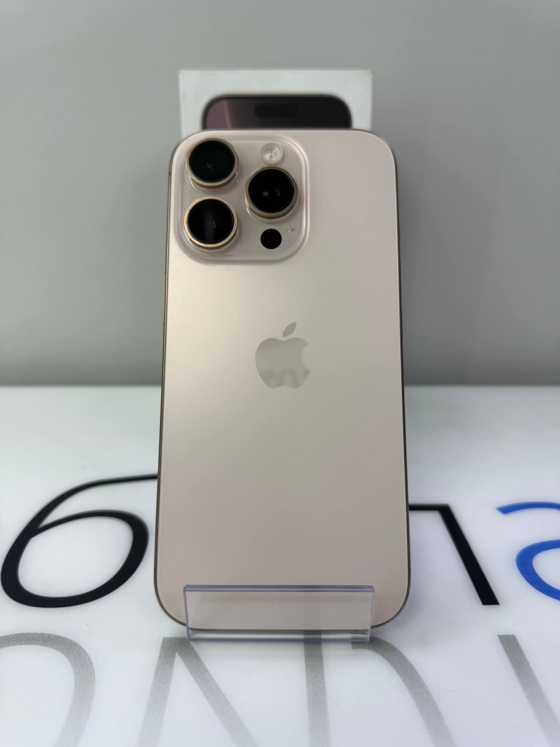 Apple Apple iPhone 16 Pro 256Gb Desert Titanium — фото 1